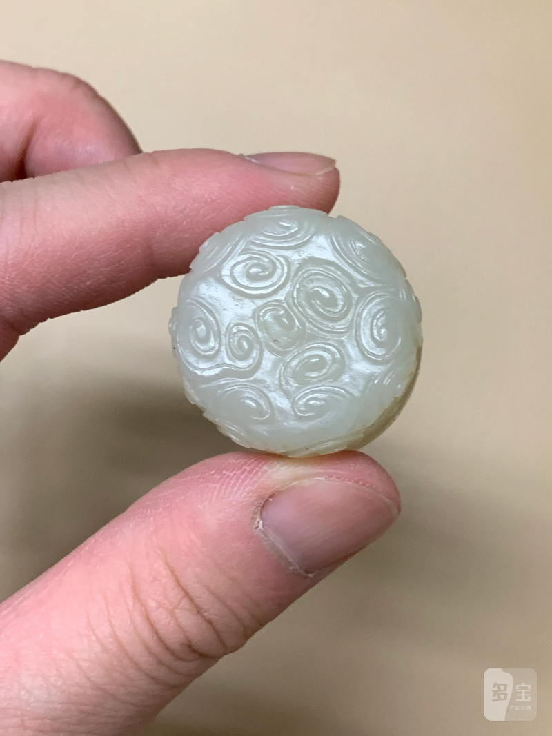清 双龙云纹带盖玉香筒一对 - 图6
